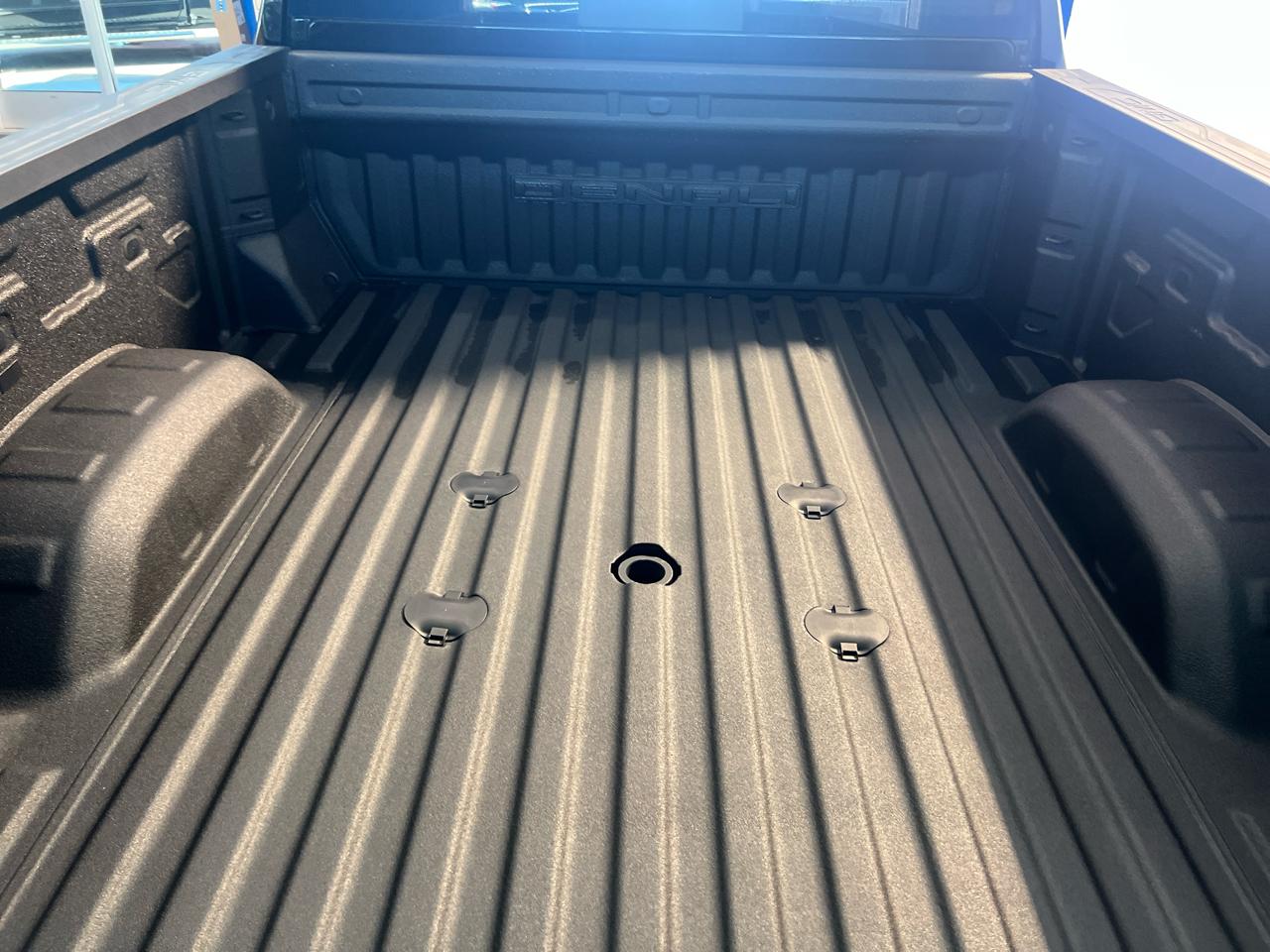 GMC Sierra 2500HD 4WD Crew Cab 159" Denali 2024