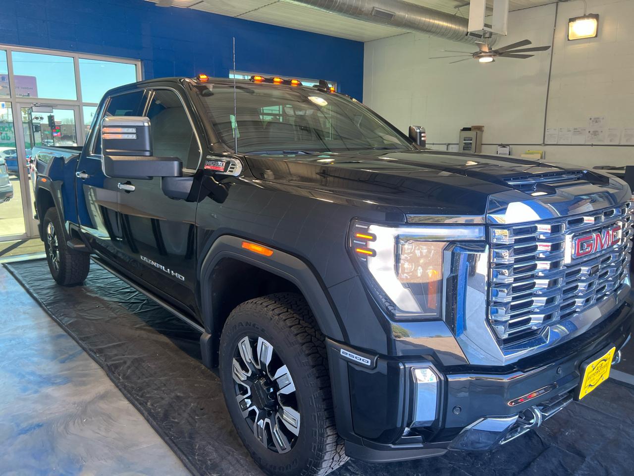 GMC Sierra 2500HD 4WD Crew Cab 159" Denali 2024