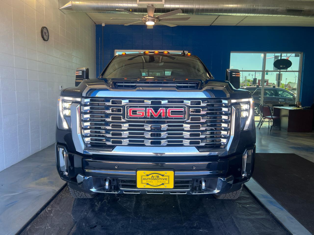 GMC Sierra 2500HD 4WD Crew Cab 159" Denali 2024