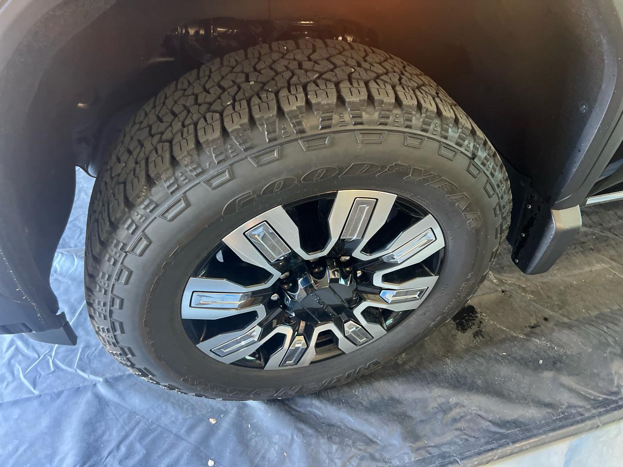 GMC Sierra 2500HD 4WD Crew Cab 159" Denali 2024