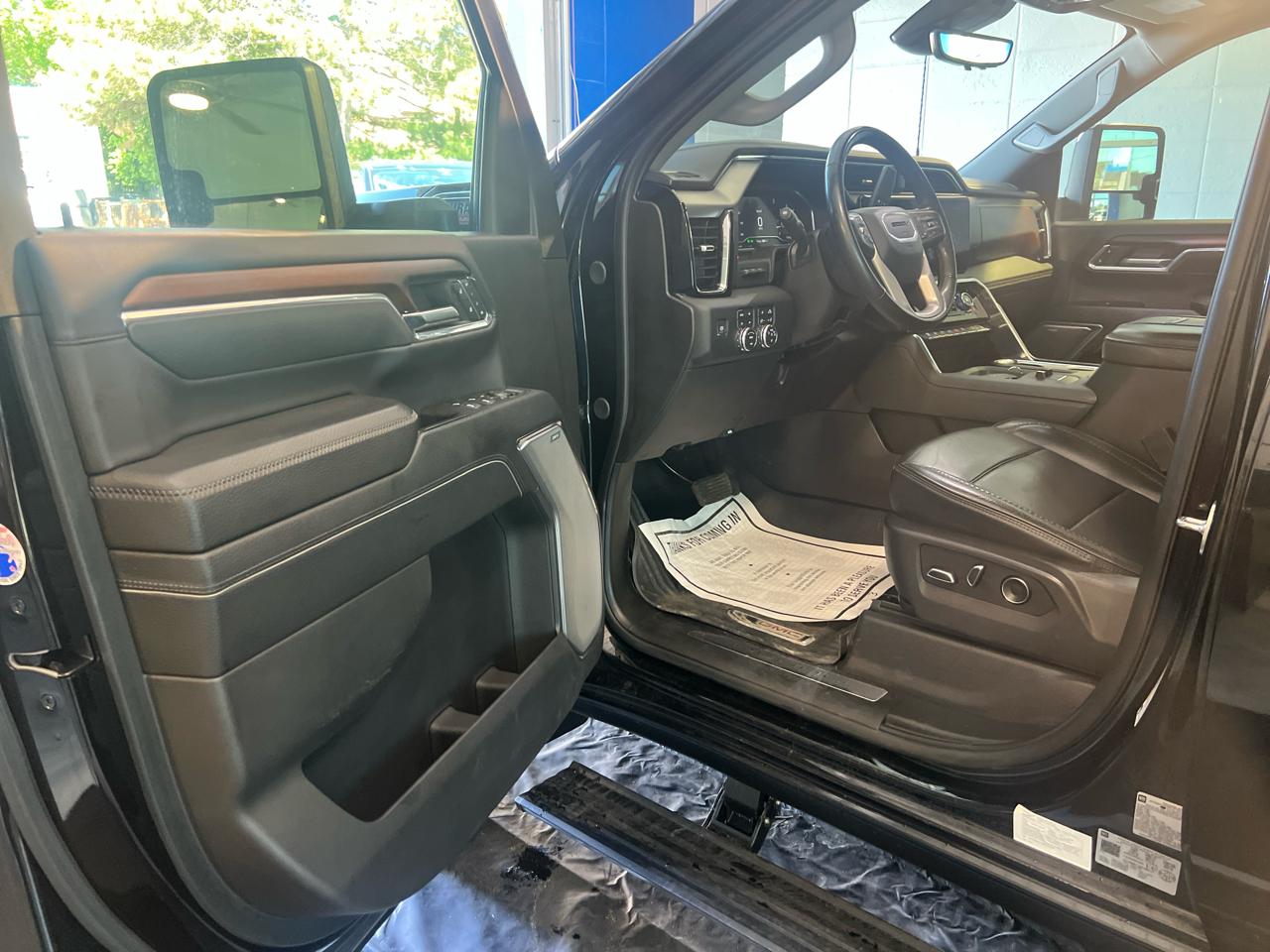 GMC Sierra 2500HD 4WD Crew Cab 159" Denali 2024