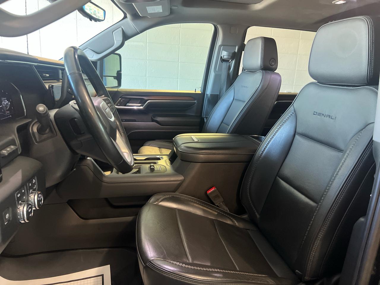 GMC Sierra 2500HD 4WD Crew Cab 159" Denali 2024