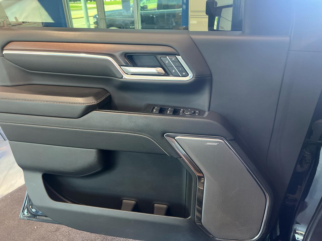 GMC Sierra 2500HD 4WD Crew Cab 159" Denali 2024