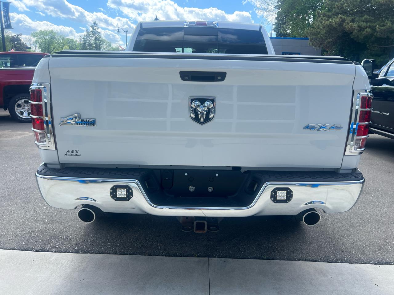 RAM 1500 4WD Crew Cab 140.5" Big Horn 2015