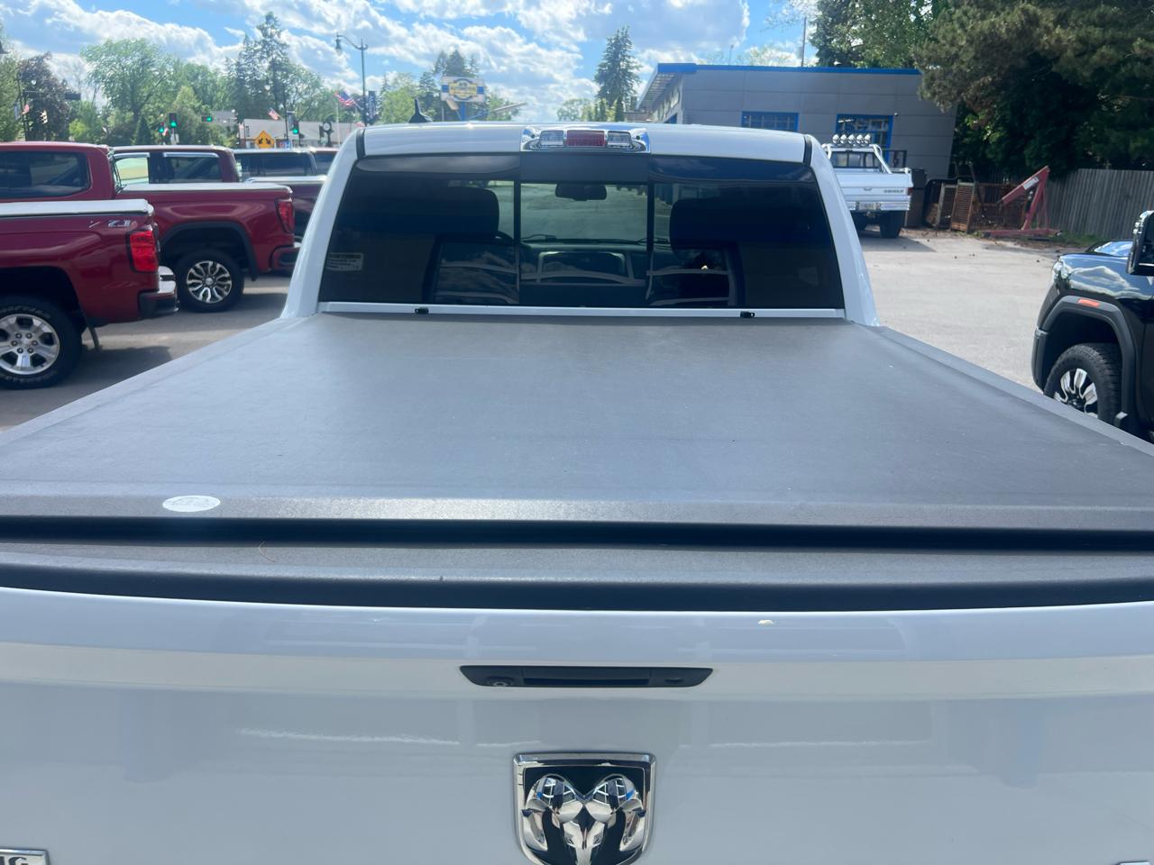 RAM 1500 4WD Crew Cab 140.5" Big Horn 2015