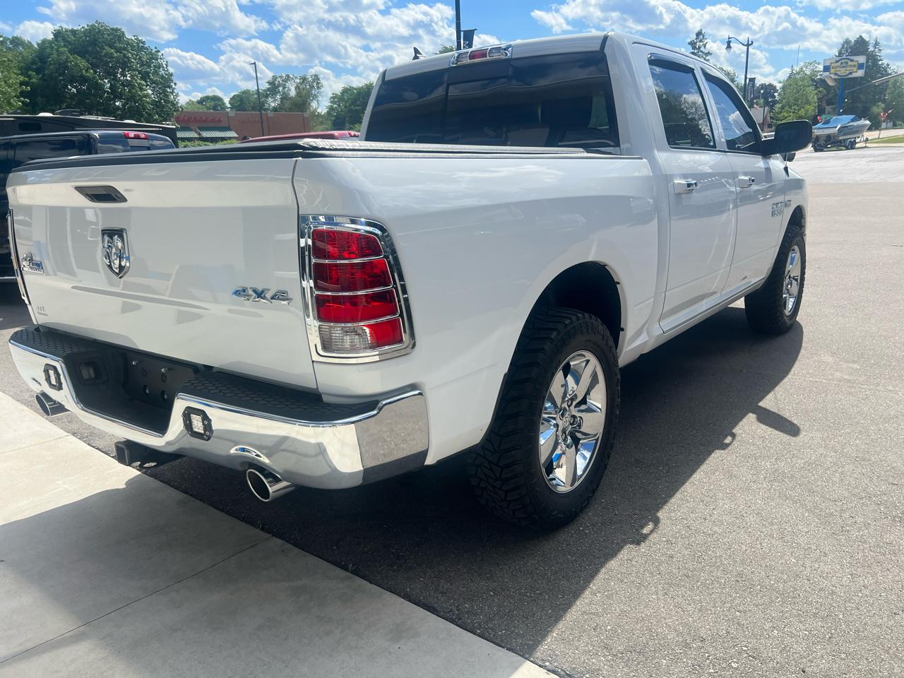 RAM 1500 4WD Crew Cab 140.5" Big Horn 2015