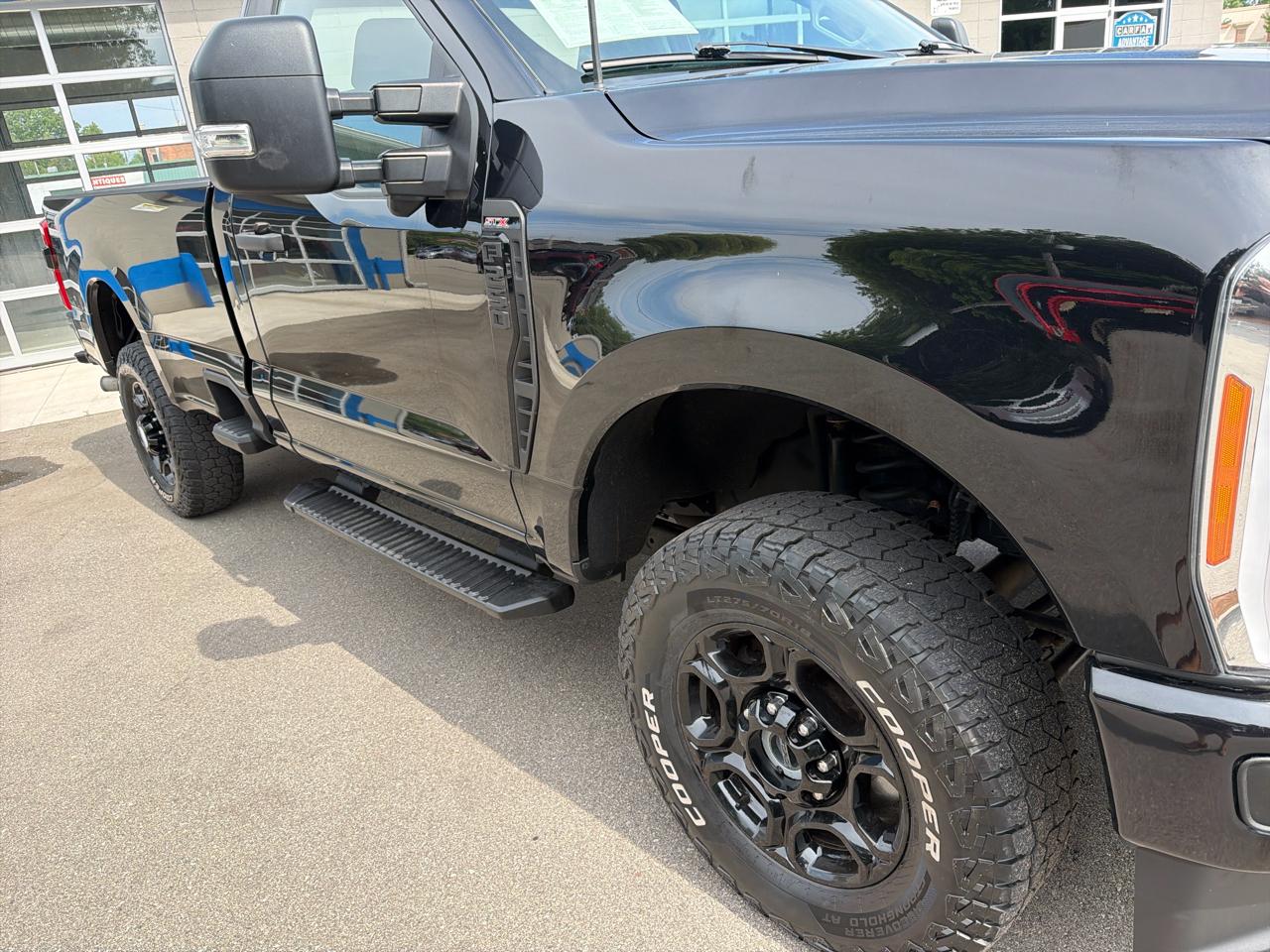 Ford Super Duty F-250 SRW XL 4WD Reg Cab 8' Box 2023
