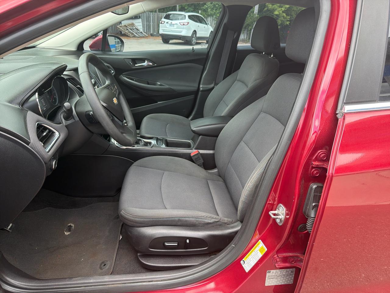 Chevrolet Cruze 4dr Sdn 1.4L LT w/1SD 2017