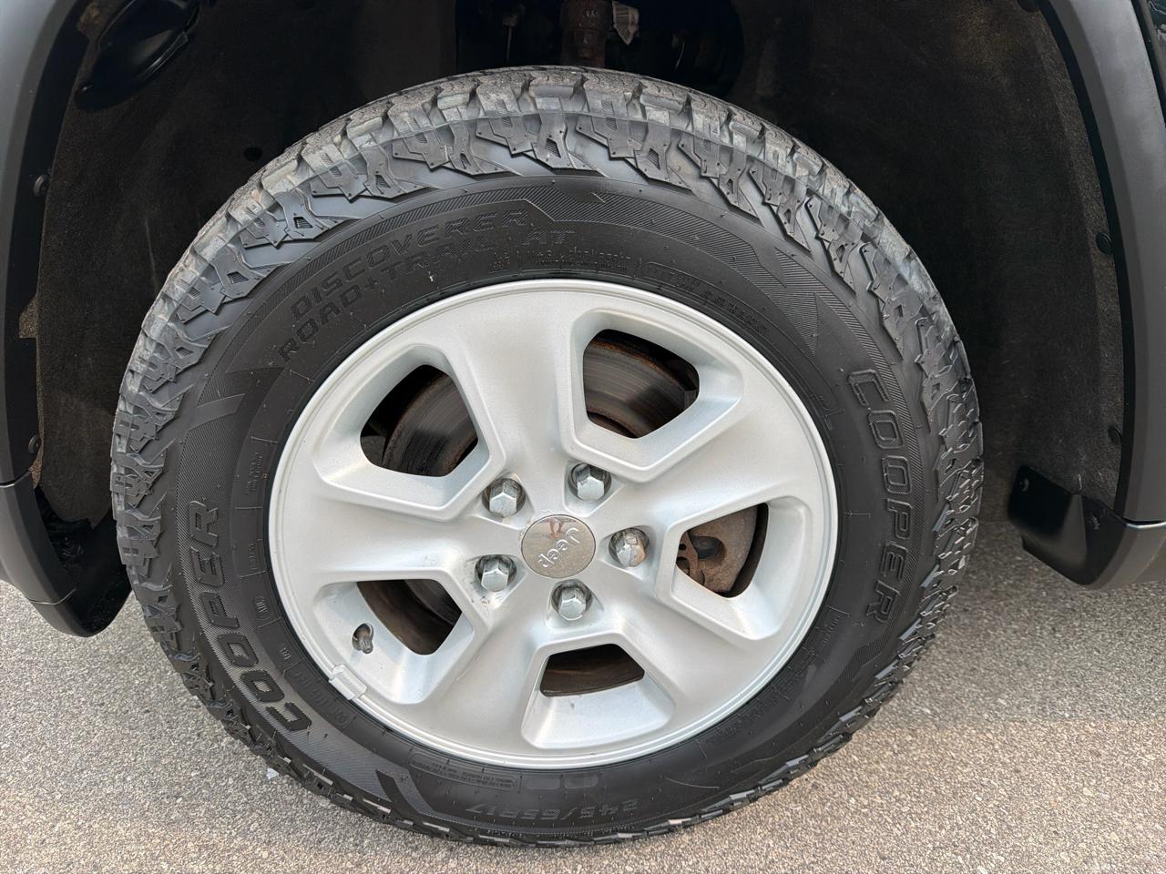 Jeep Grand Cherokee 4WD 4dr Laredo 2014