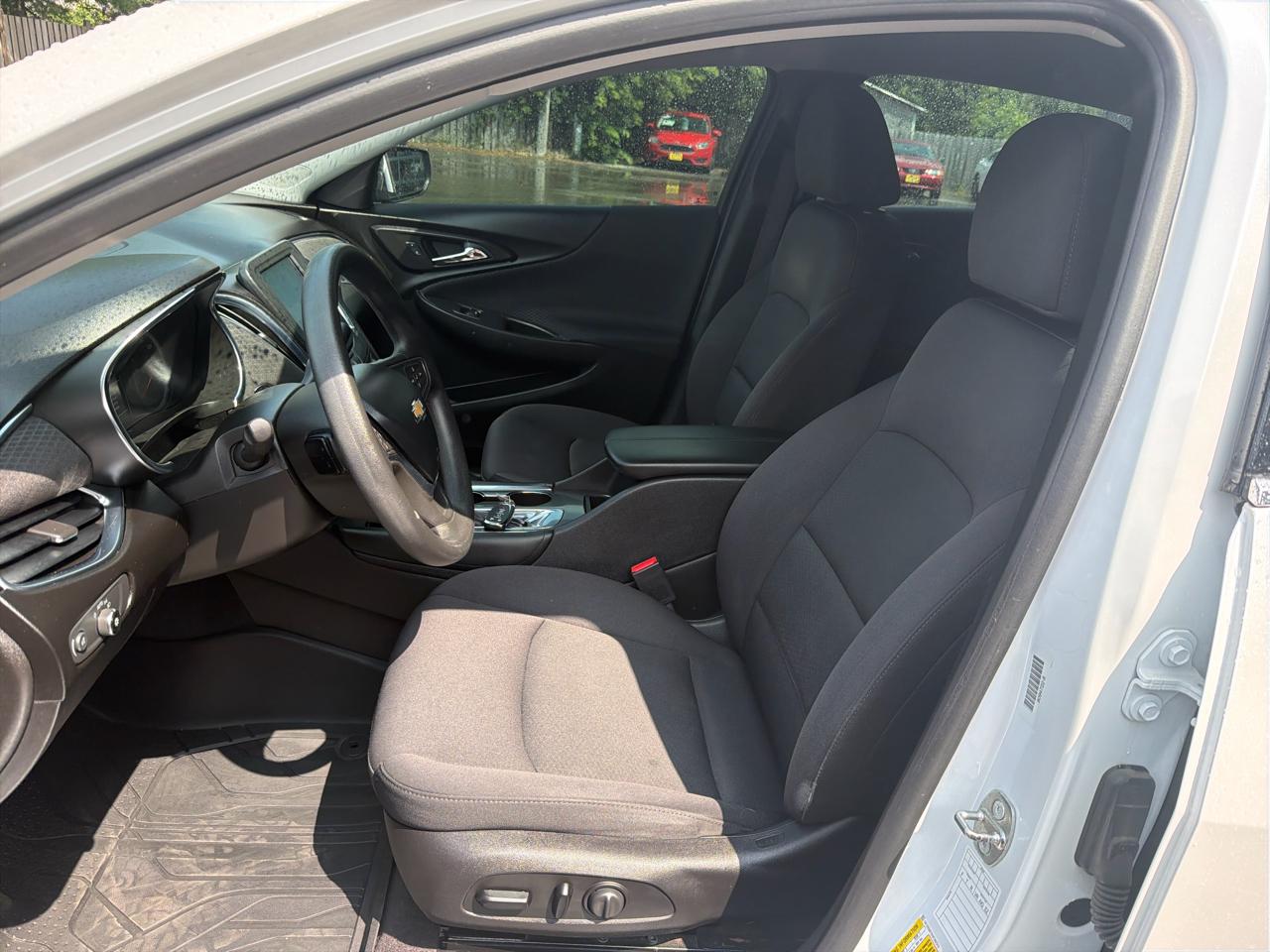 Chevrolet Malibu 4dr Sdn LT w/1LT 2017