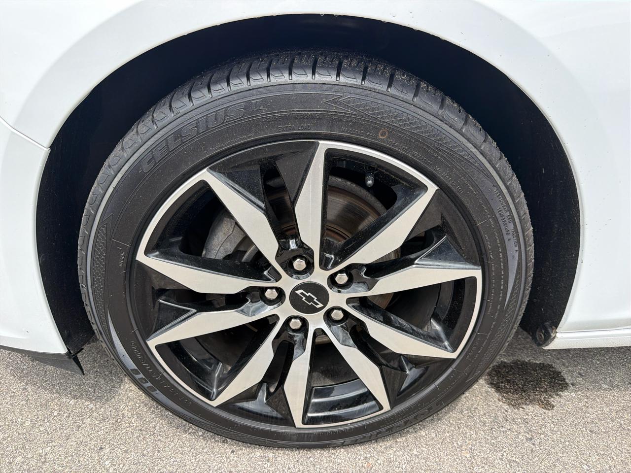 Chevrolet Malibu 4dr Sdn RS 2020