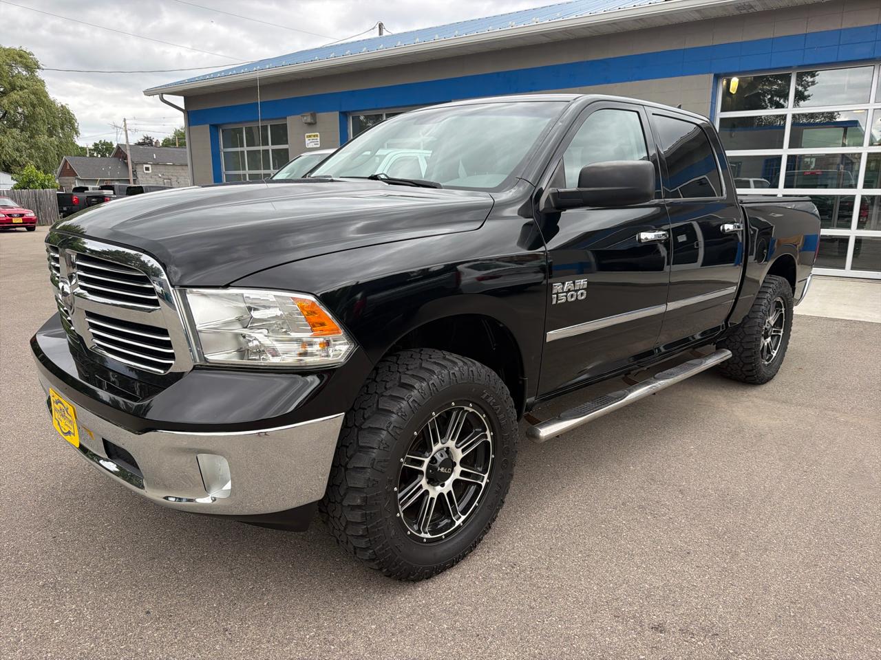 RAM 1500 4WD Crew Cab 140.5" Big Horn 2014