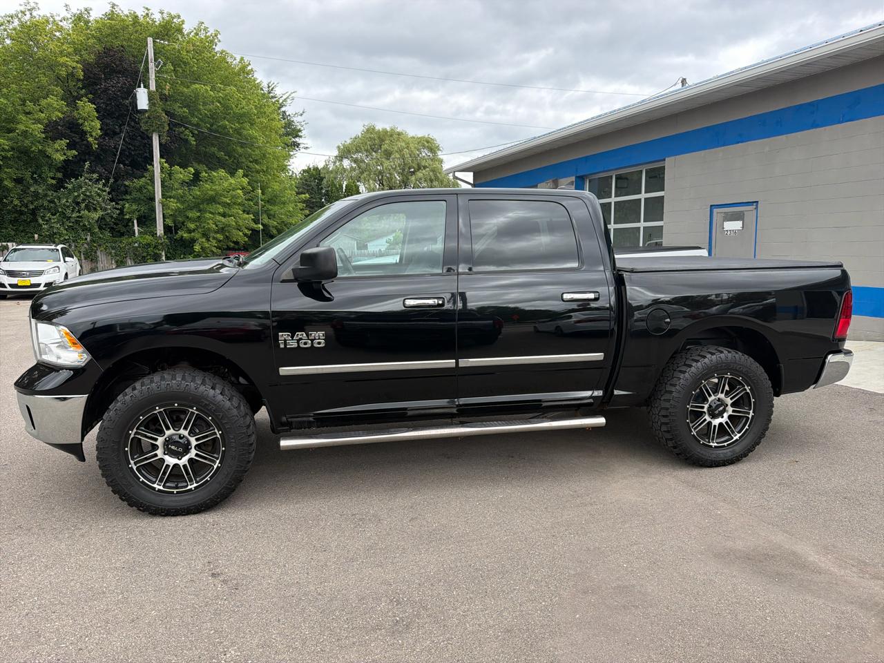 RAM 1500 4WD Crew Cab 140.5" Big Horn 2014