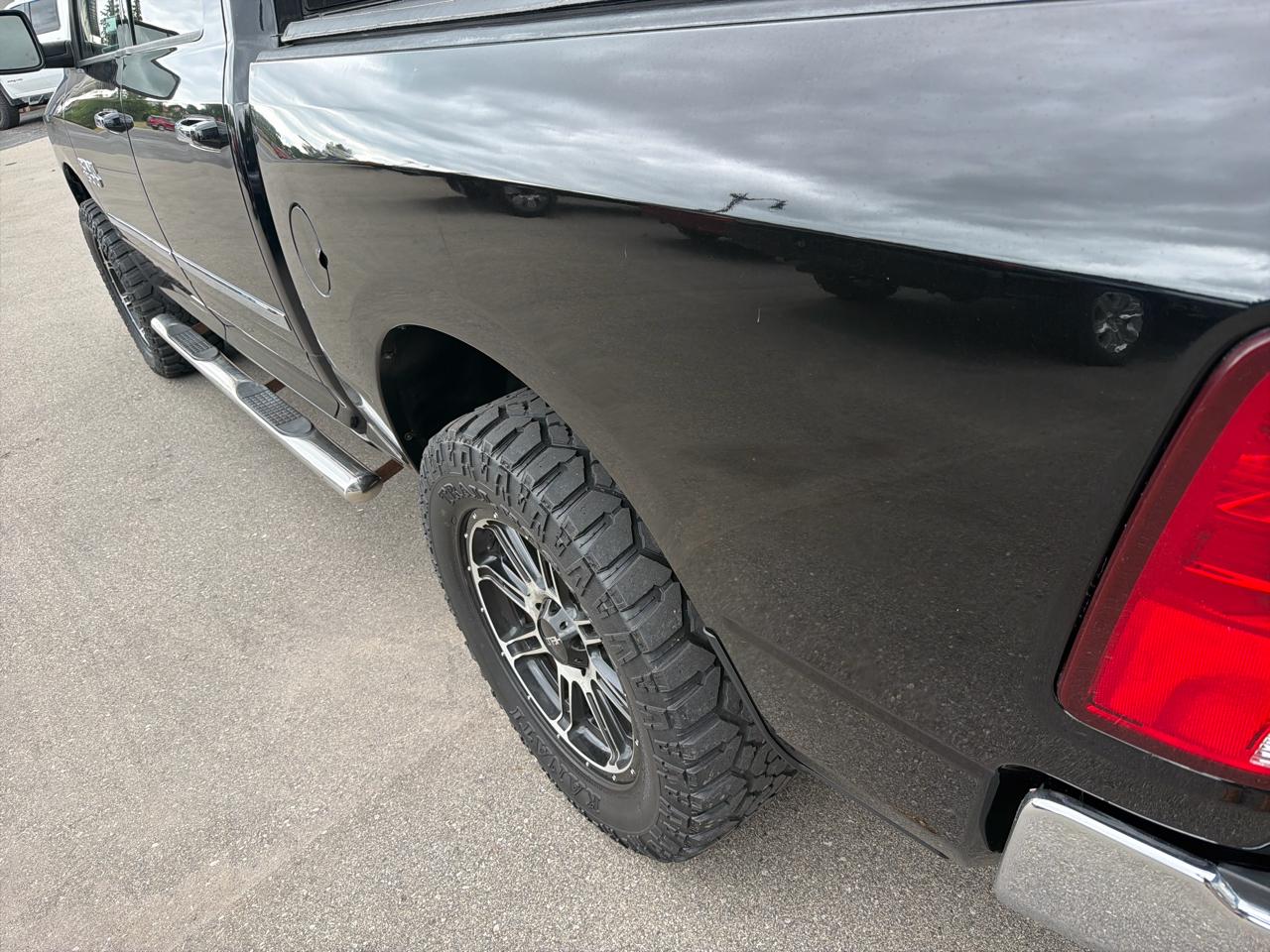 RAM 1500 4WD Crew Cab 140.5" Big Horn 2014