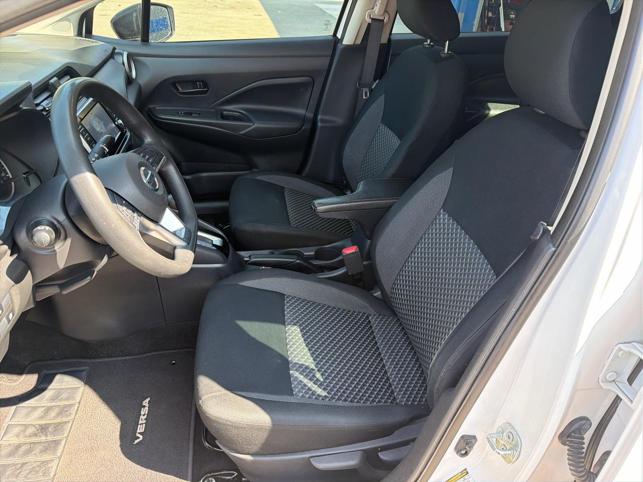 Nissan Versa S CVT 2020