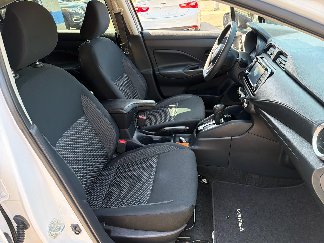 Nissan Versa S CVT 2020