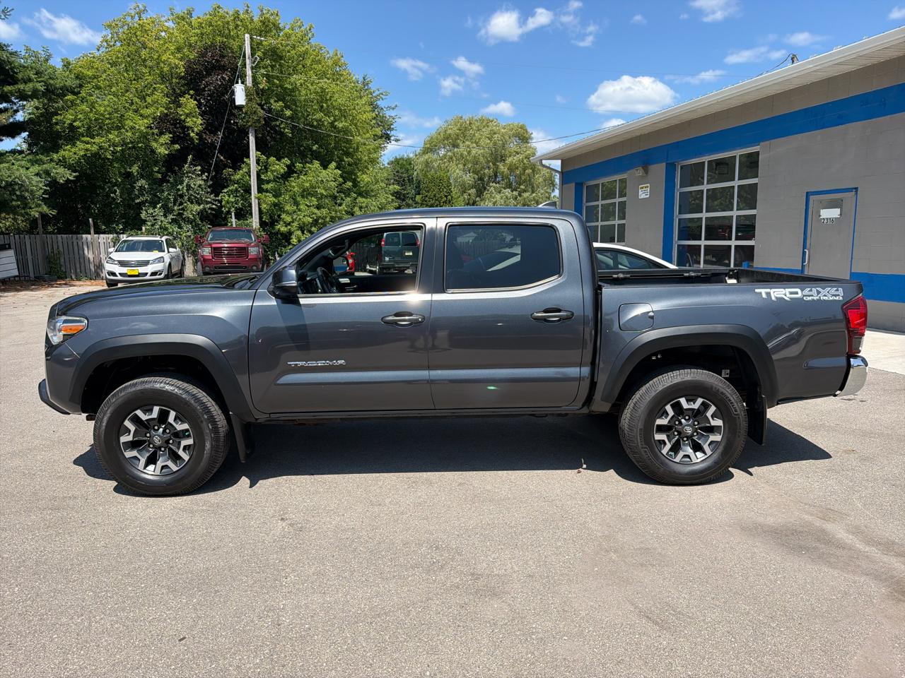 Toyota Tacoma 4WD TRD Off Road Double Cab 5' Bed V6 MT (Natl) 2019