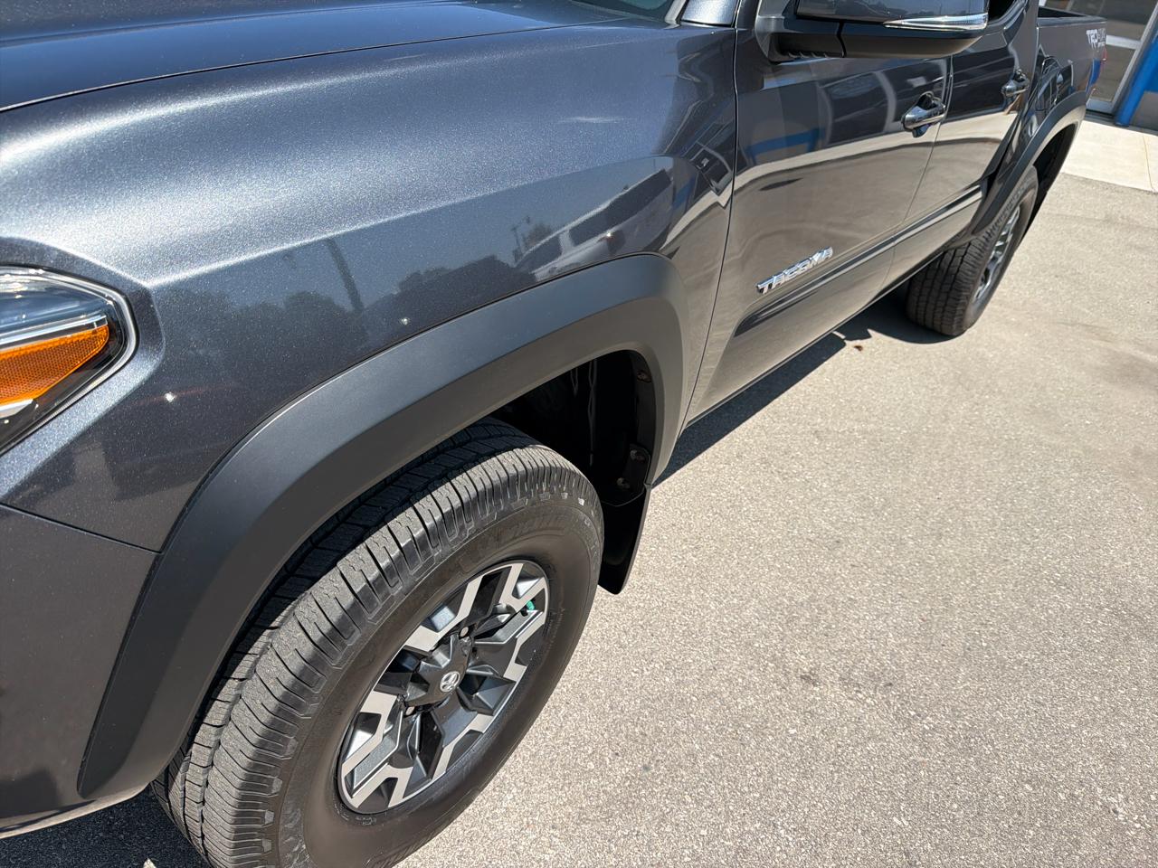 Toyota Tacoma 4WD TRD Off Road Double Cab 5' Bed V6 MT (Natl) 2019