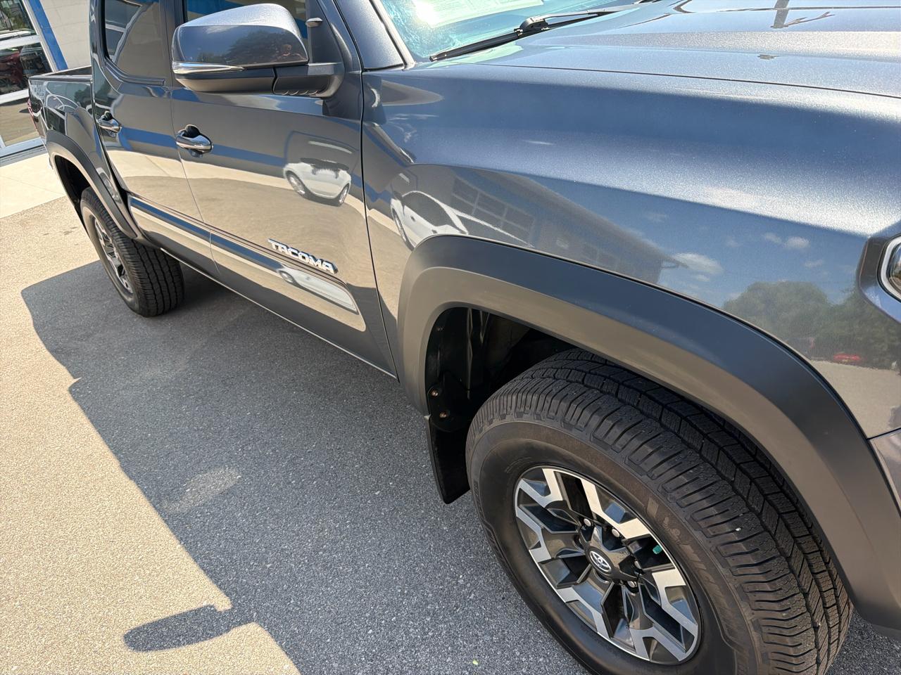 Toyota Tacoma 4WD TRD Off Road Double Cab 5' Bed V6 MT (Natl) 2019