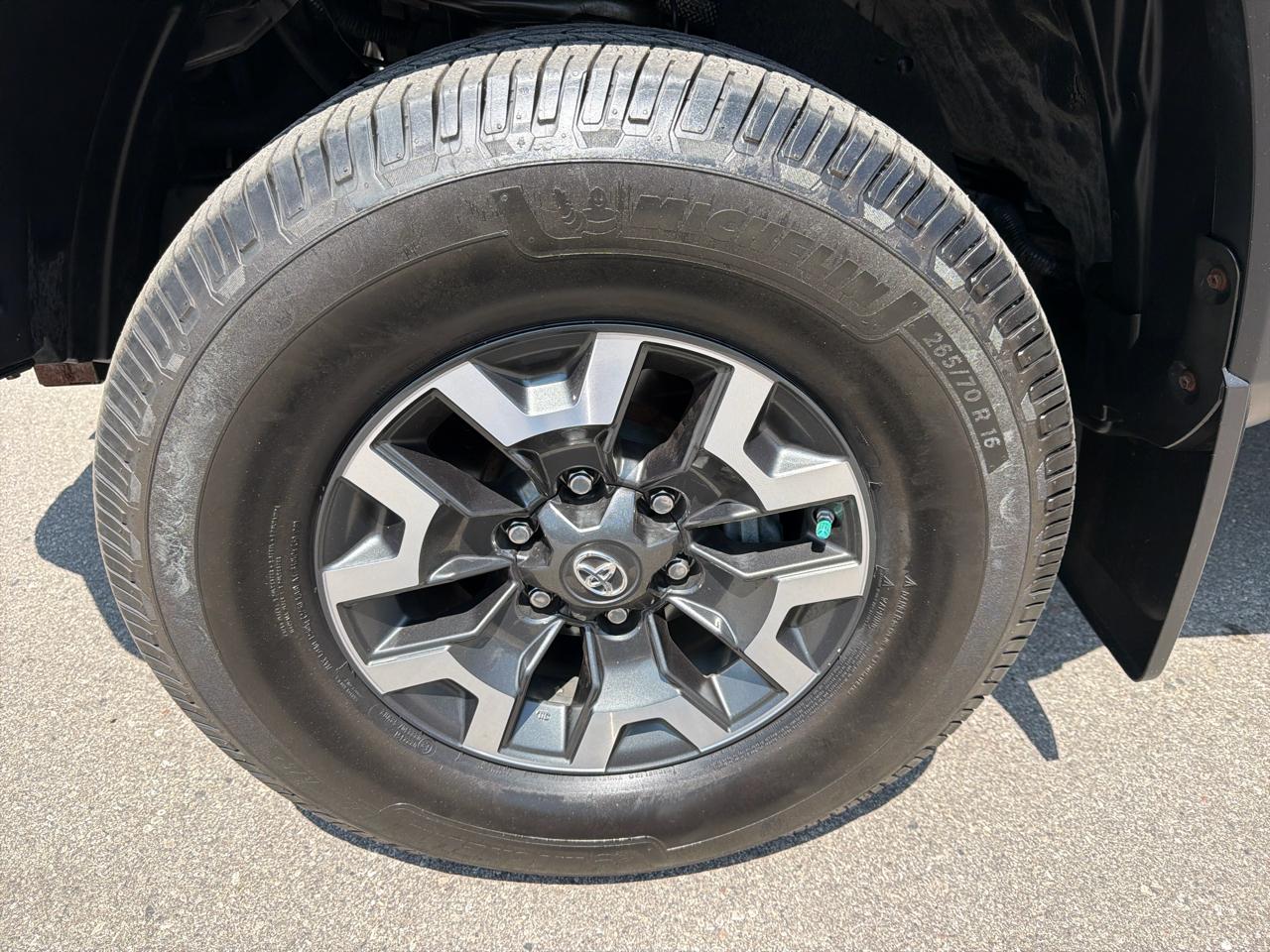 Toyota Tacoma 4WD TRD Off Road Double Cab 5' Bed V6 MT (Natl) 2019