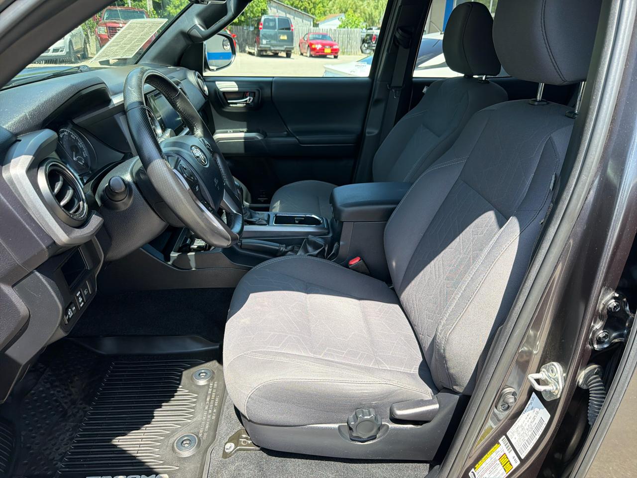 Toyota Tacoma 4WD TRD Off Road Double Cab 5' Bed V6 MT (Natl) 2019