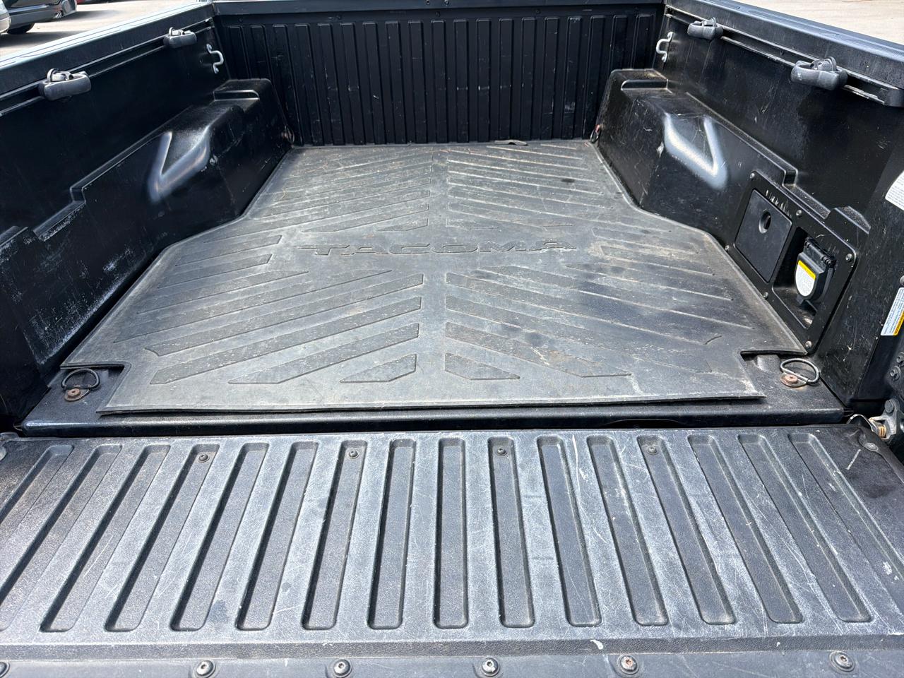 Toyota Tacoma 4WD TRD Off Road Double Cab 5' Bed V6 MT (Natl) 2019