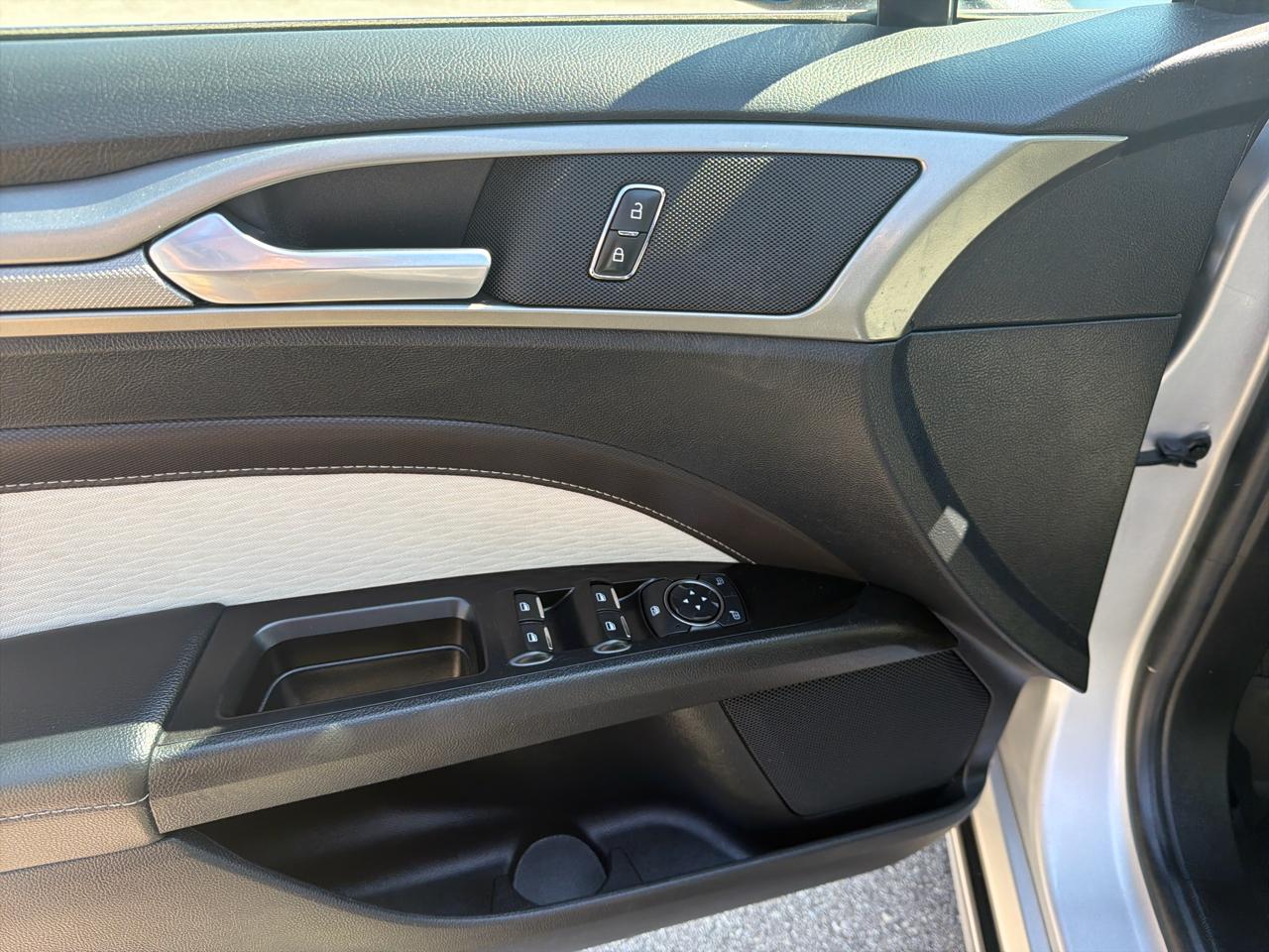 Ford Fusion SE FWD 2019