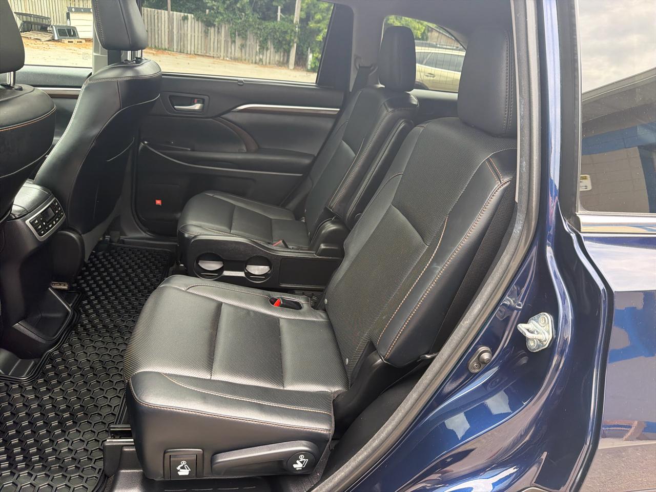Toyota Highlander AWD 4dr V6 Limited (Natl) 2015