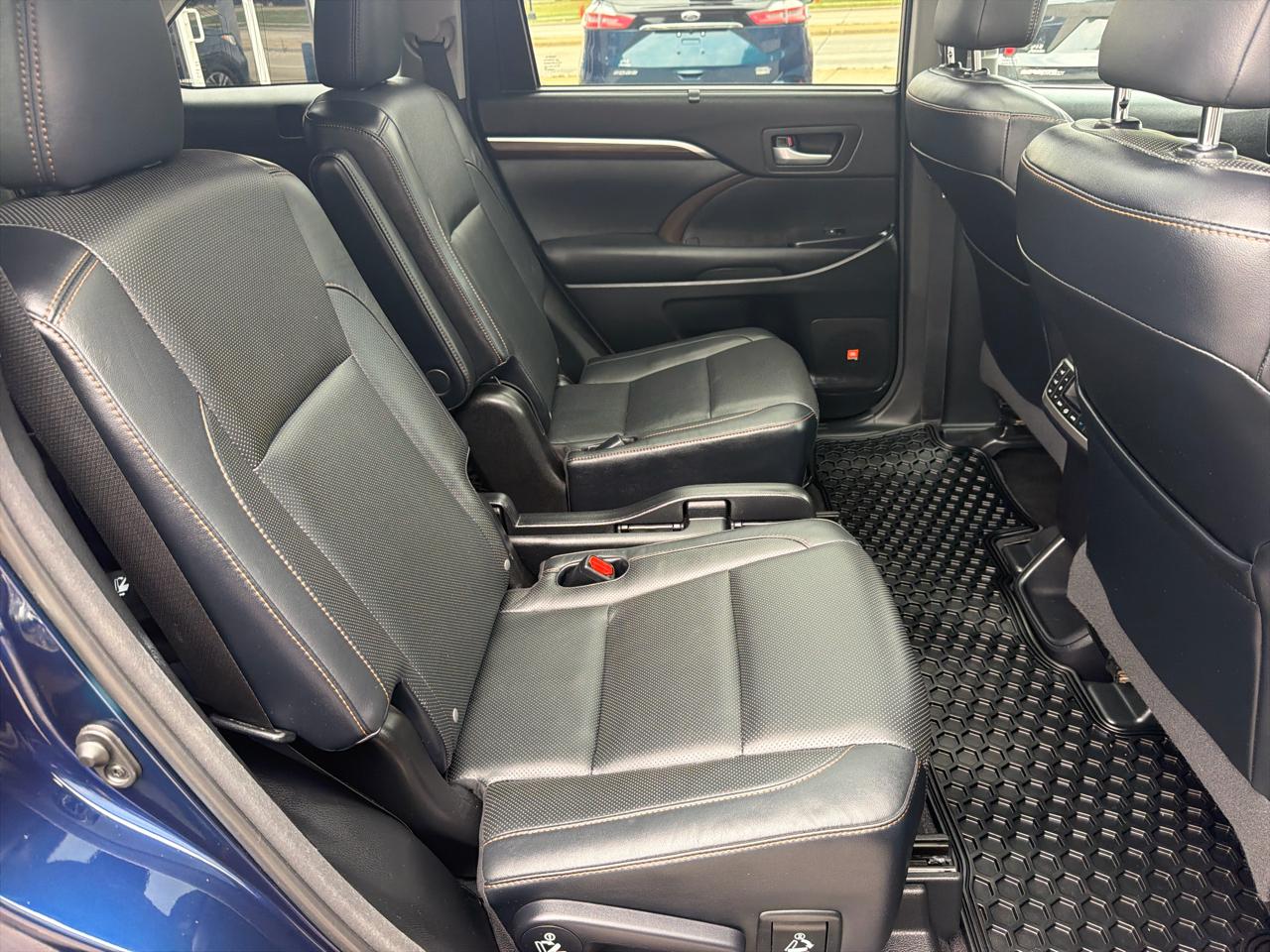 Toyota Highlander AWD 4dr V6 Limited (Natl) 2015