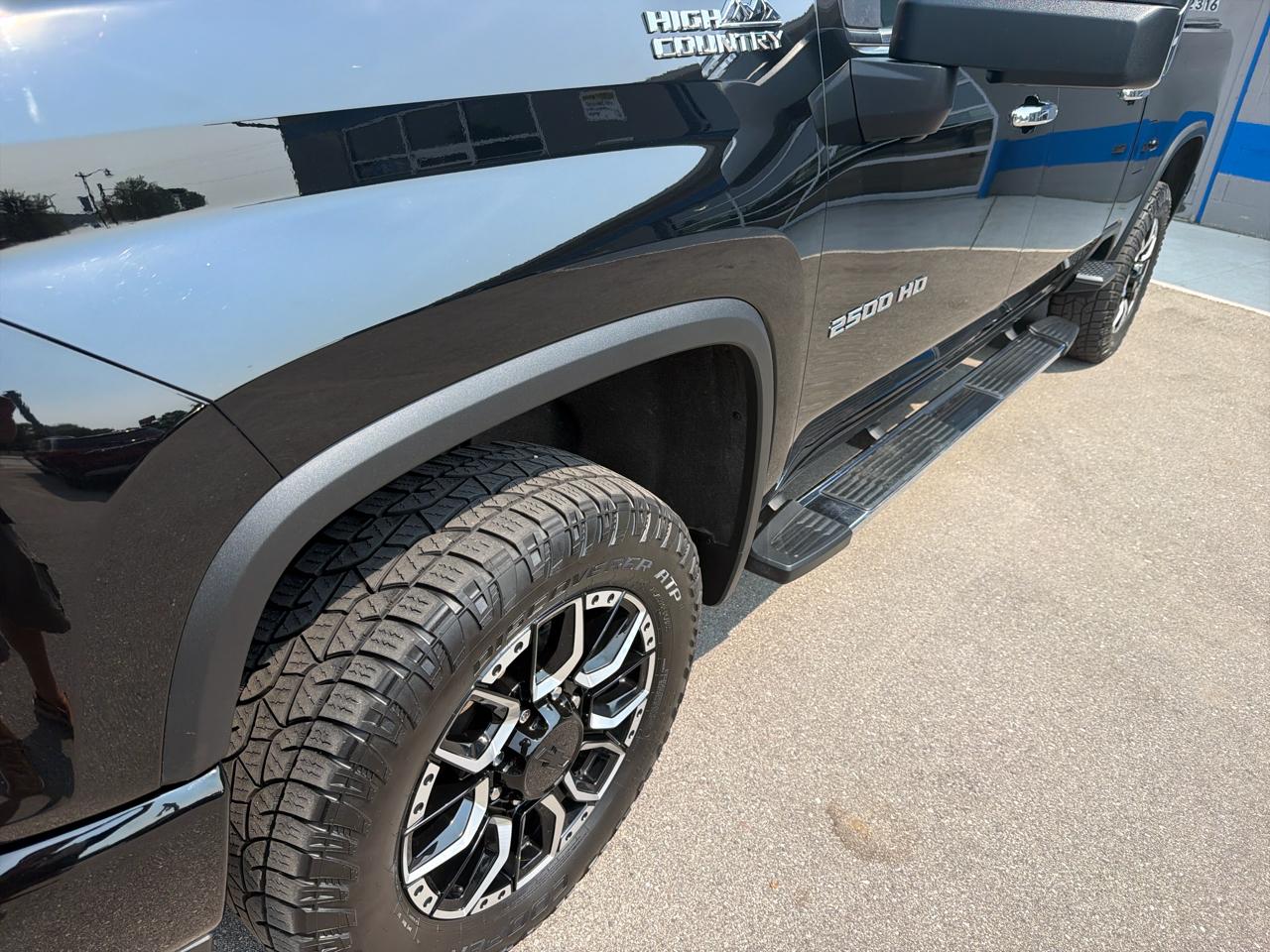 Chevrolet Silverado 2500HD 4WD Crew Cab 159" High Country 2022