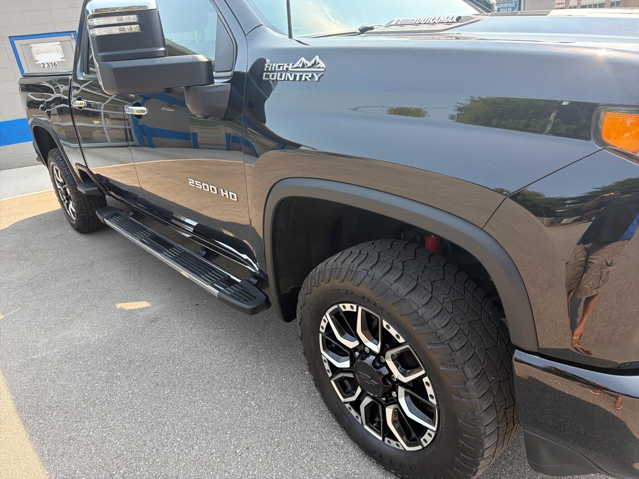Chevrolet Silverado 2500HD 4WD Crew Cab 159" High Country 2022