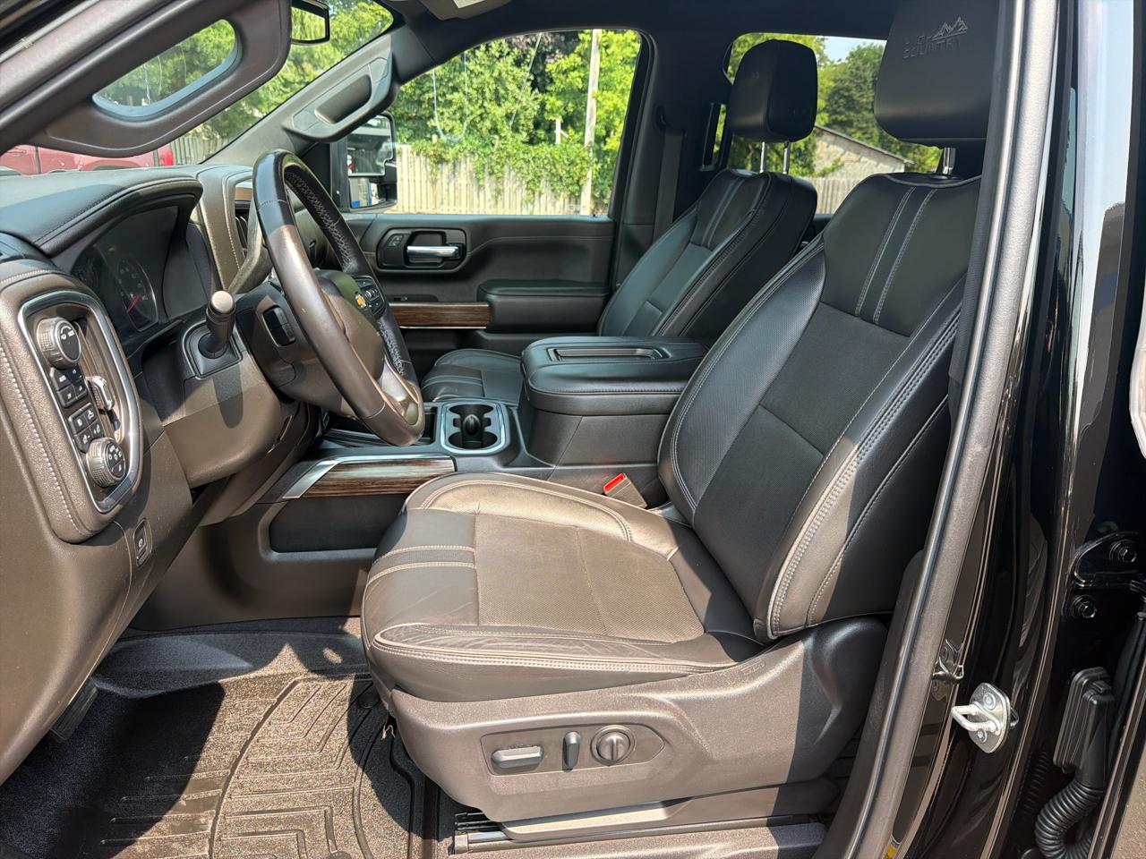 Chevrolet Silverado 2500HD 4WD Crew Cab 159" High Country 2022