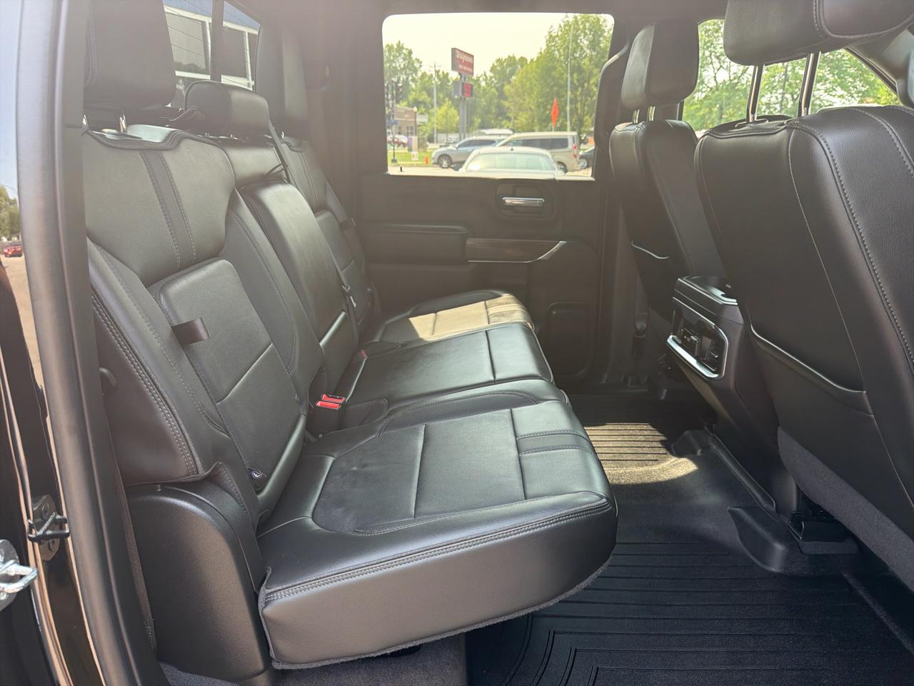 Chevrolet Silverado 2500HD 4WD Crew Cab 159" High Country 2022