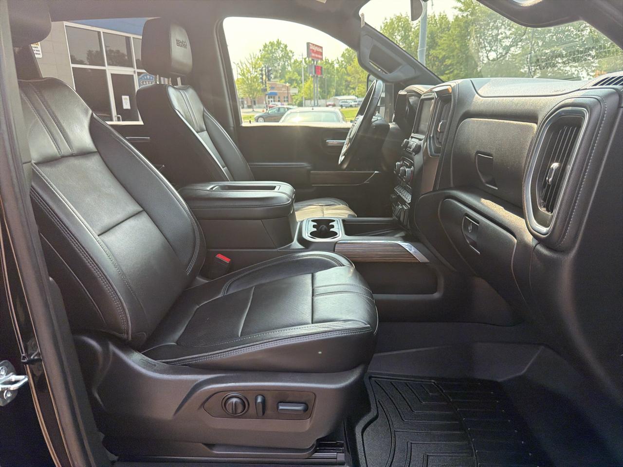 Chevrolet Silverado 2500HD 4WD Crew Cab 159" High Country 2022