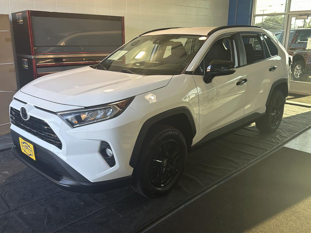 Toyota RAV4 XLE AWD (Natl) 2020