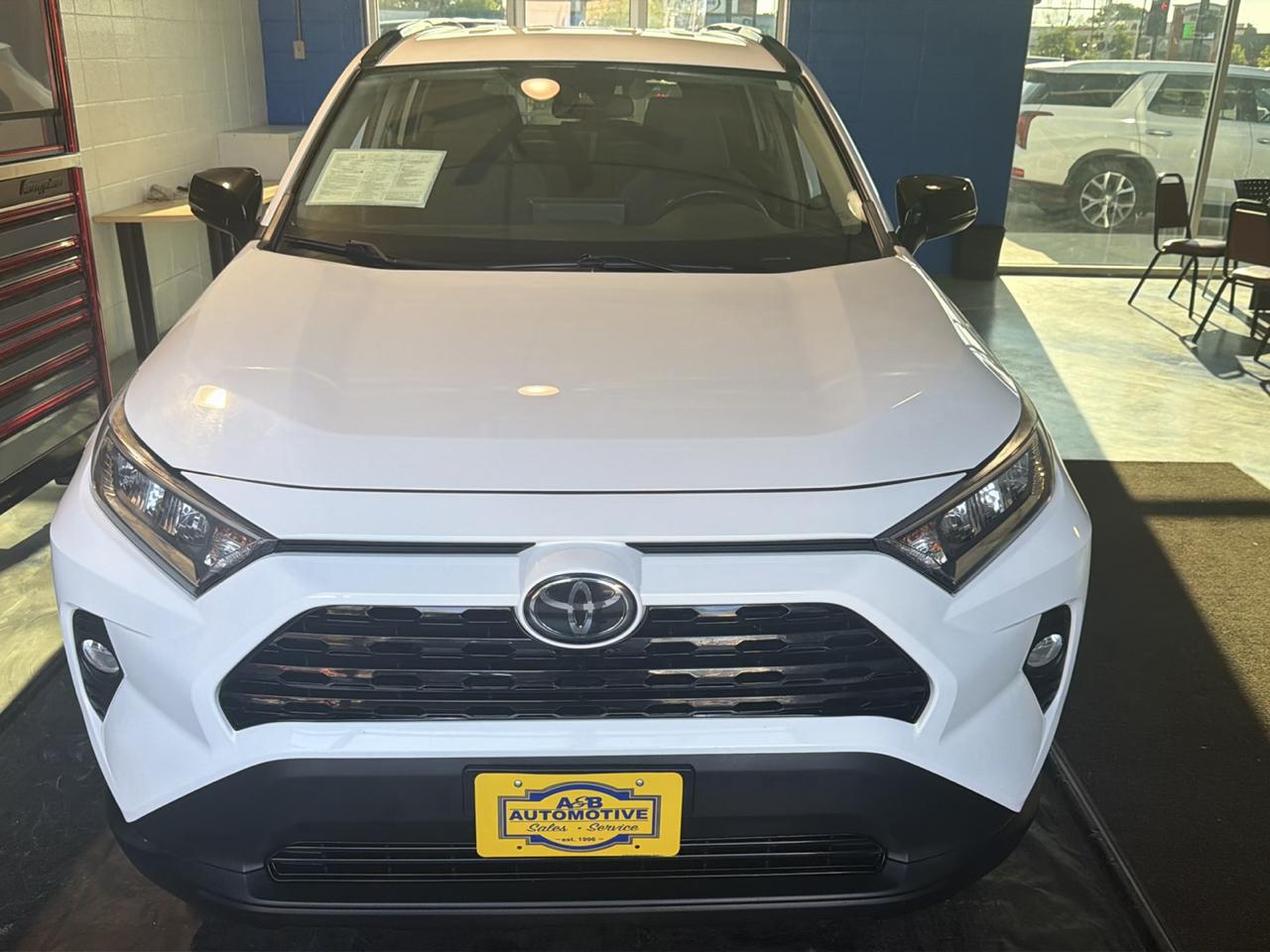 Toyota RAV4 XLE AWD (Natl) 2020