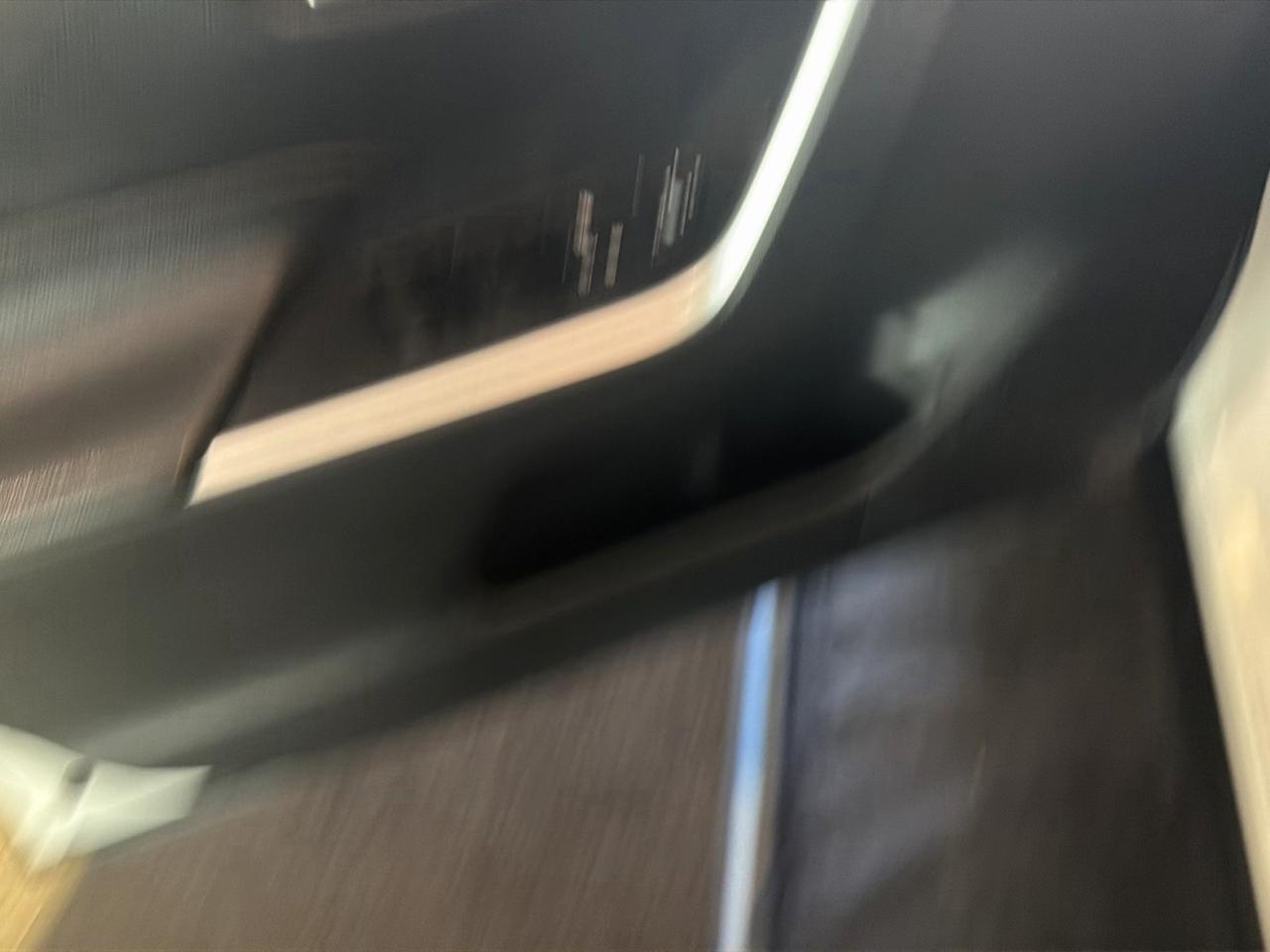 Toyota RAV4 XLE AWD (Natl) 2020
