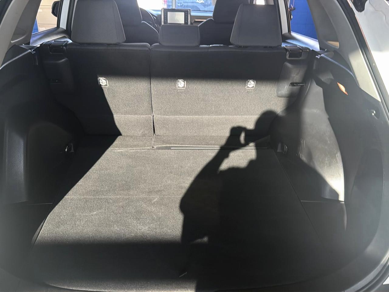 Toyota RAV4 XLE AWD (Natl) 2020