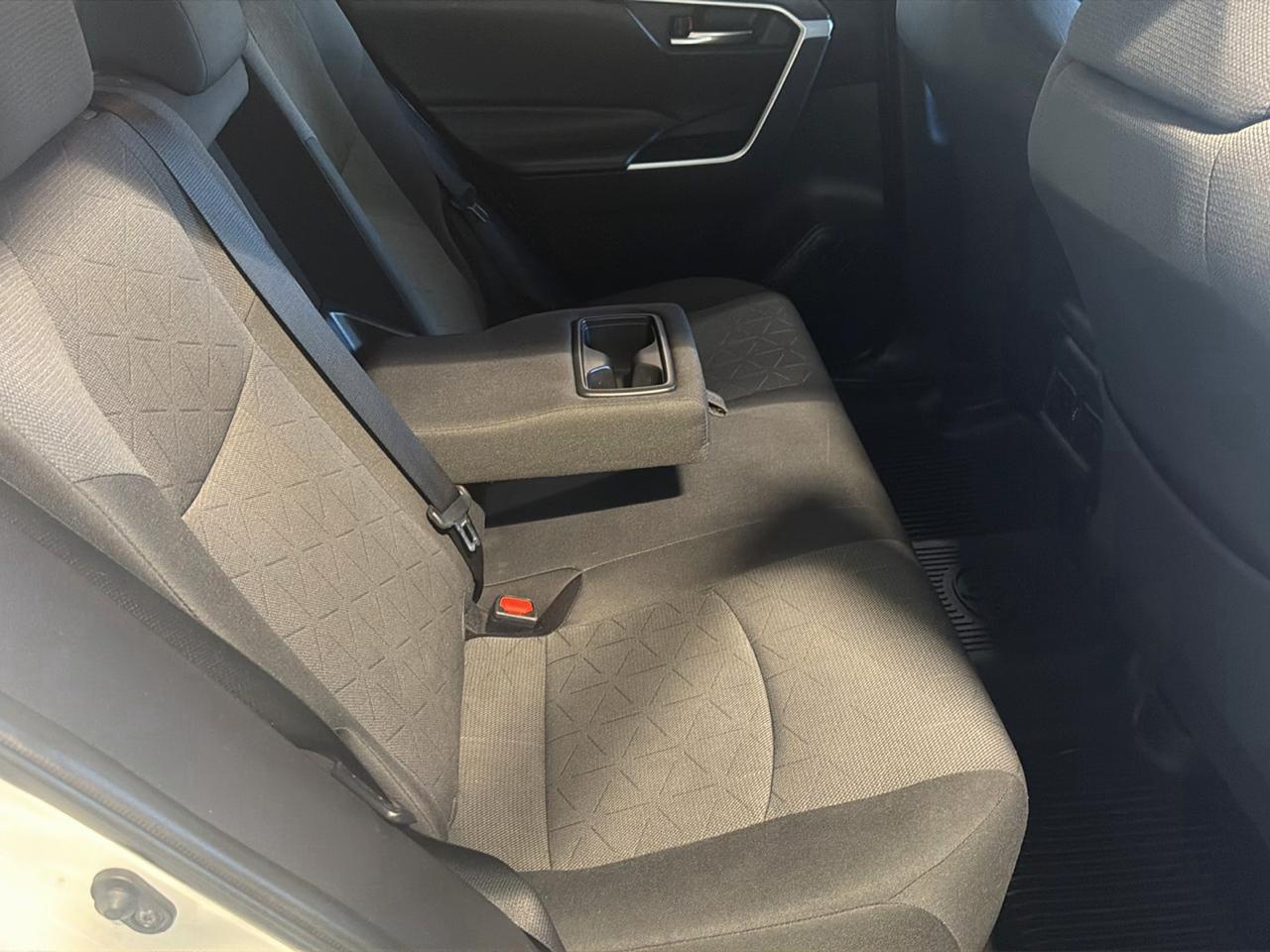 Toyota RAV4 XLE AWD (Natl) 2020