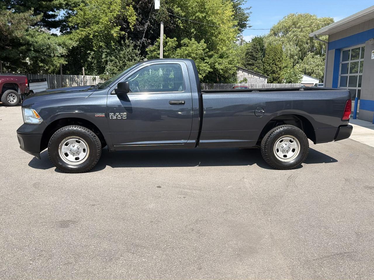 RAM 1500 4WD Reg Cab 140.5" Tradesman 2014