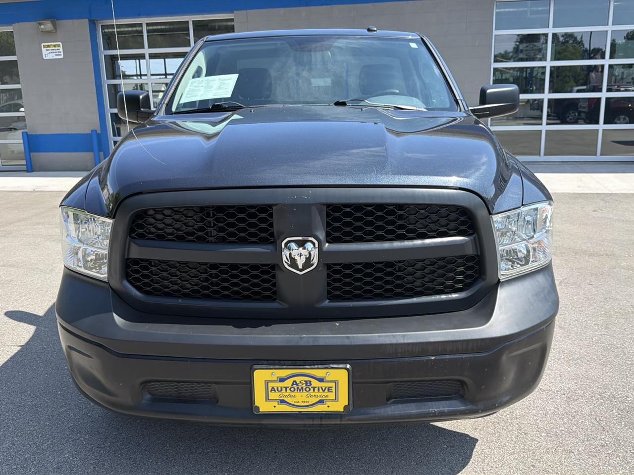 RAM 1500 4WD Reg Cab 140.5" Tradesman 2014