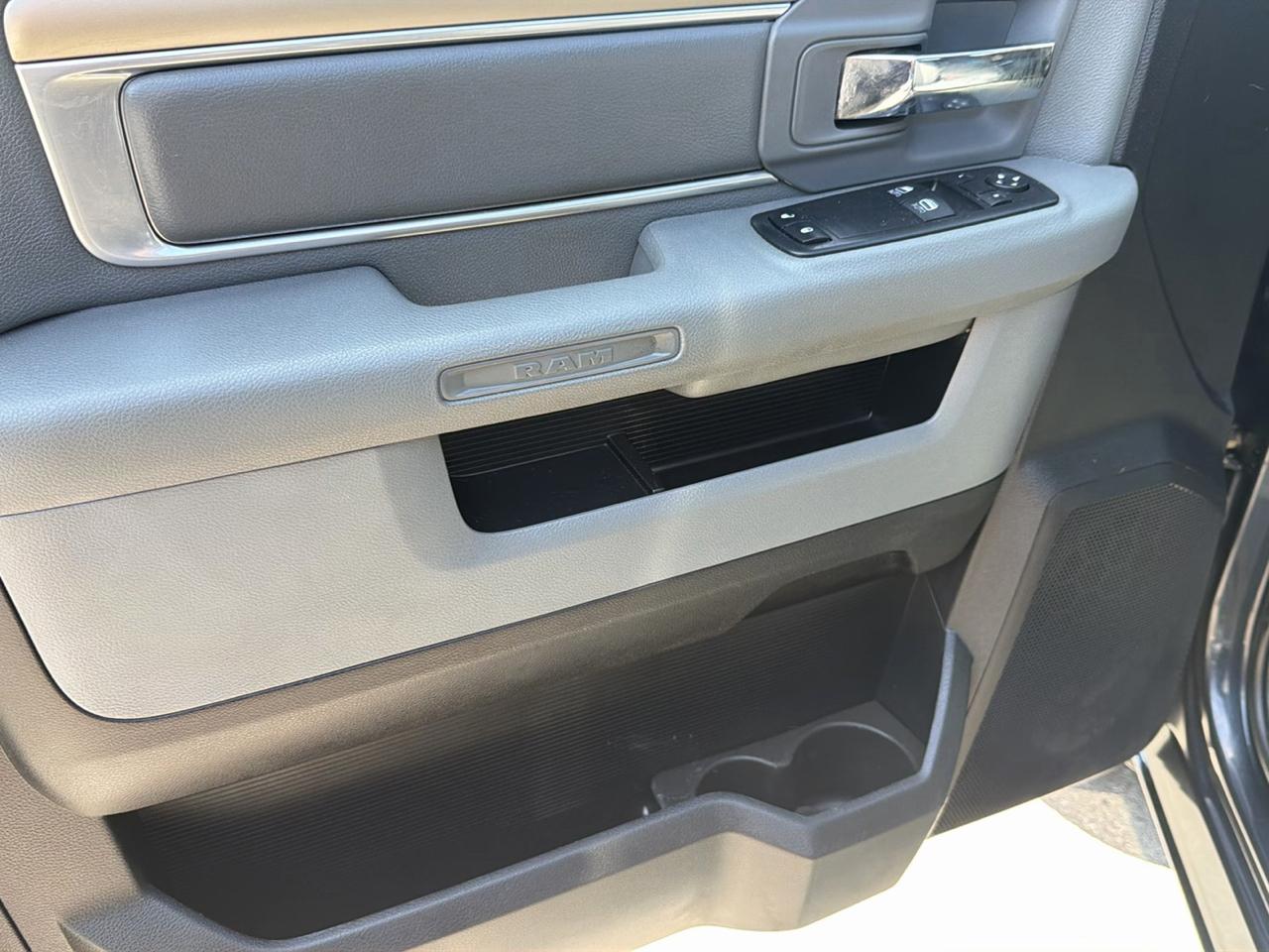 RAM 1500 4WD Reg Cab 140.5" Tradesman 2014