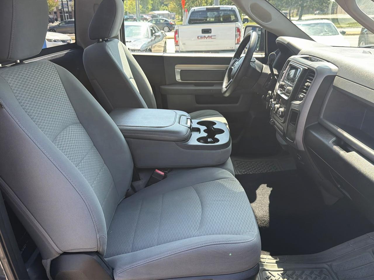 RAM 1500 4WD Reg Cab 140.5" Tradesman 2014
