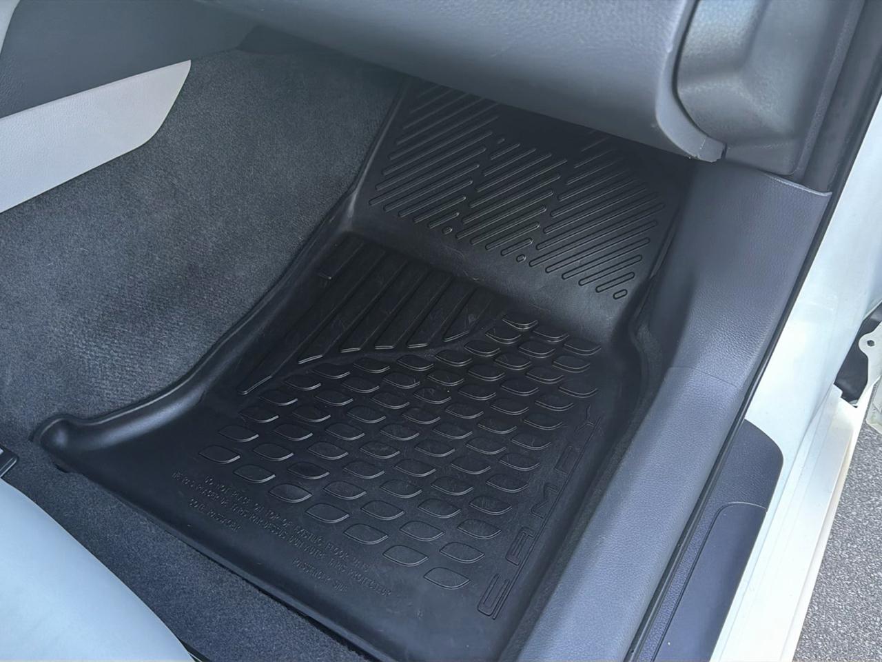 Toyota Camry SE Auto AWD (Natl) 2022