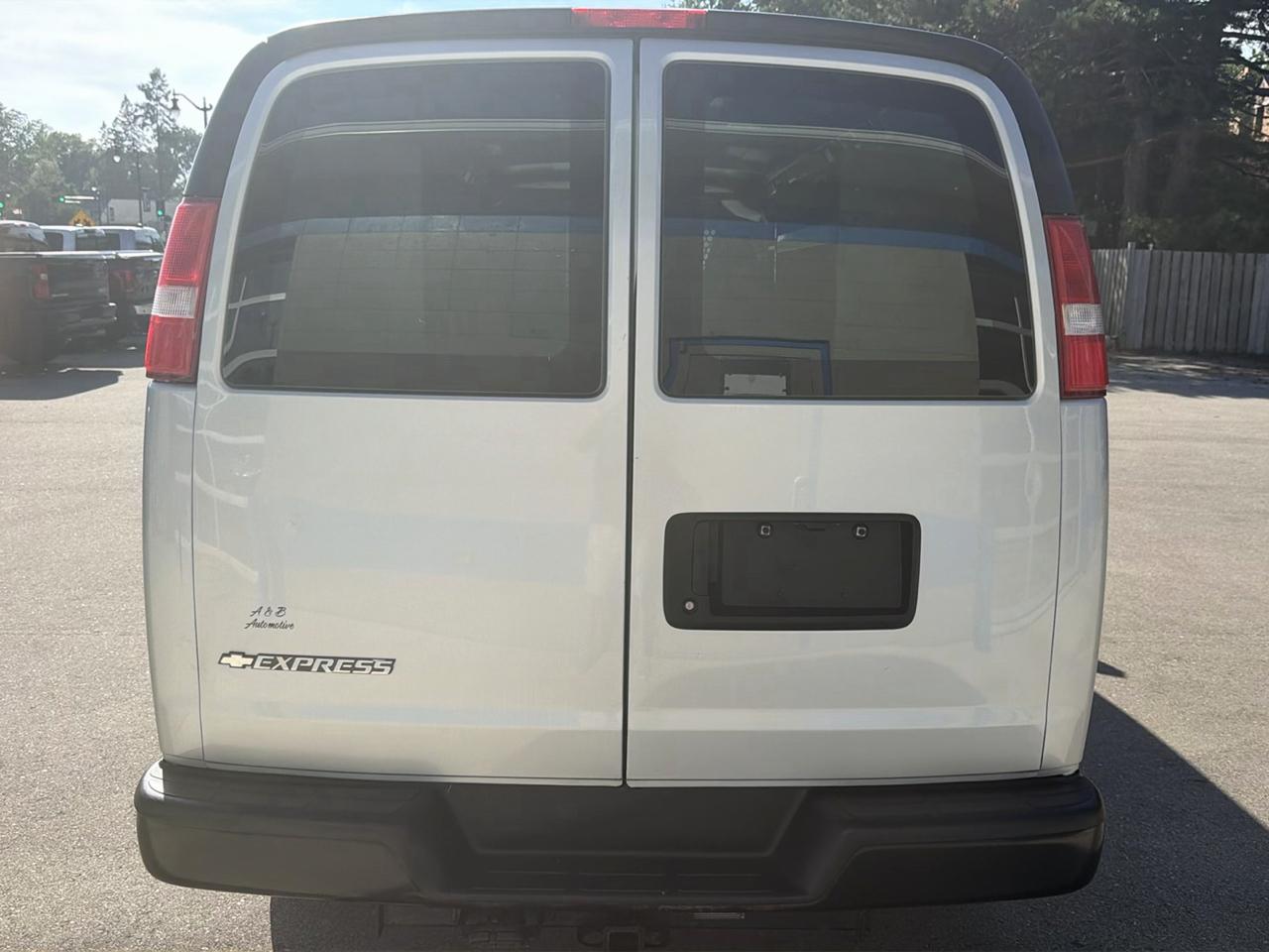 Chevrolet Express Cargo Van RWD 3500 155" 2017