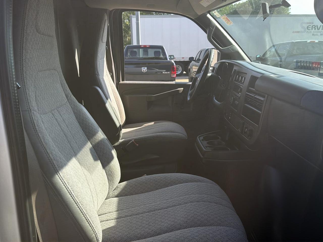 Chevrolet Express Cargo Van RWD 3500 155" 2017