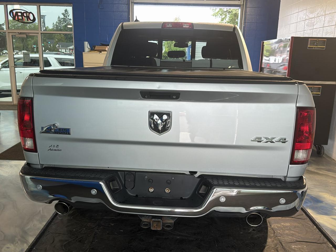 RAM 1500 4WD Crew Cab 140.5" Big Horn 2014