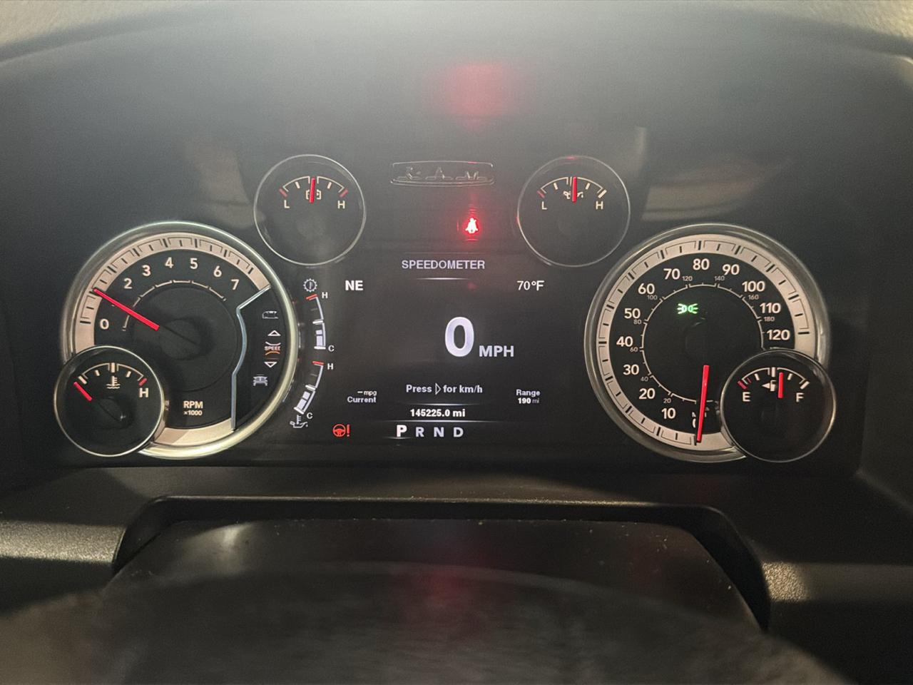 RAM 1500 4WD Crew Cab 140.5" Big Horn 2014