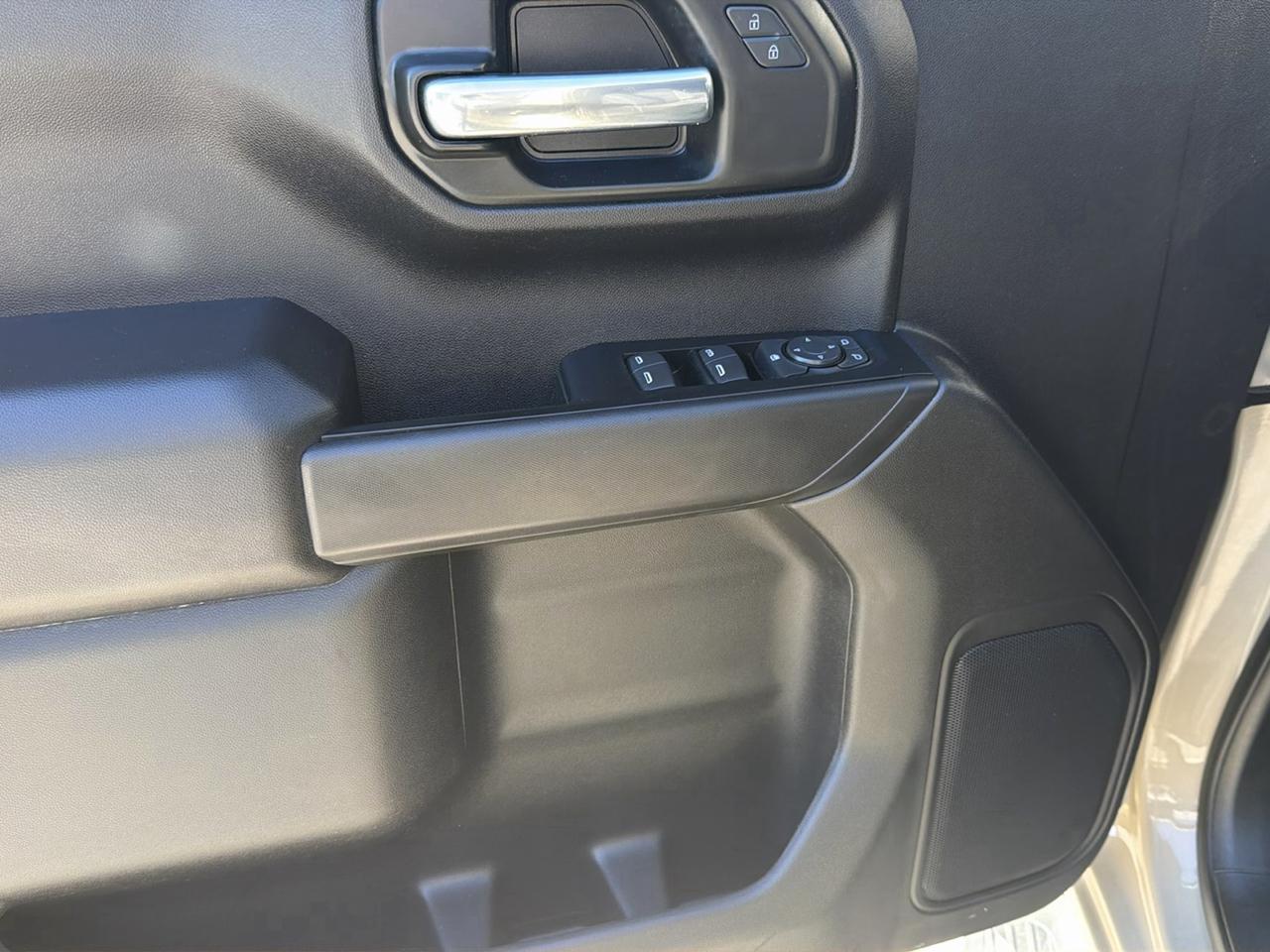 Chevrolet Silverado 1500 4WD Crew Cab 157" Custom Trail Boss 2022