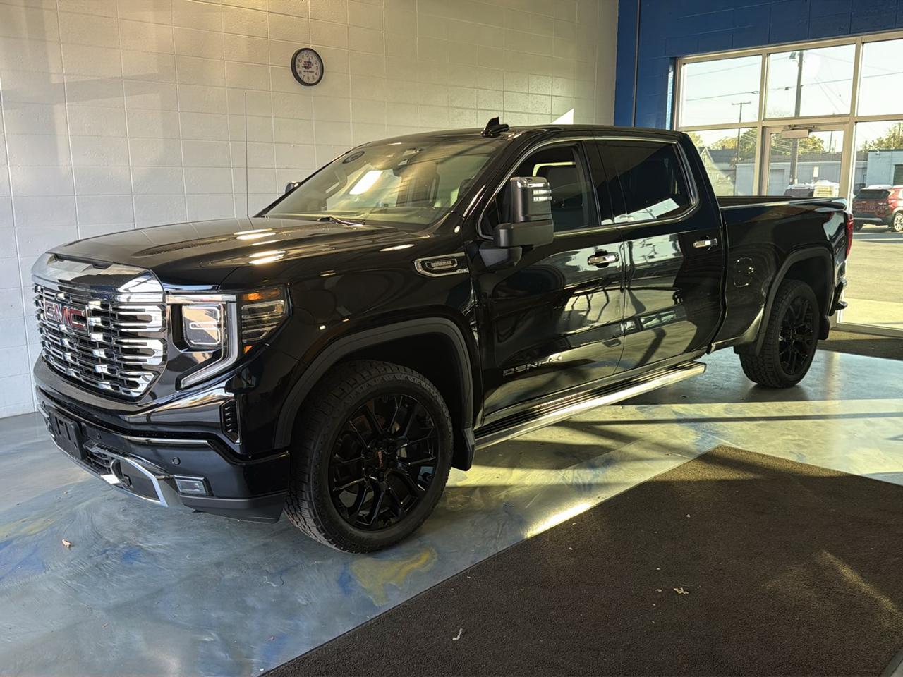 2023 GMC Sierra 1500 4WD Crew Cab 157" Denali